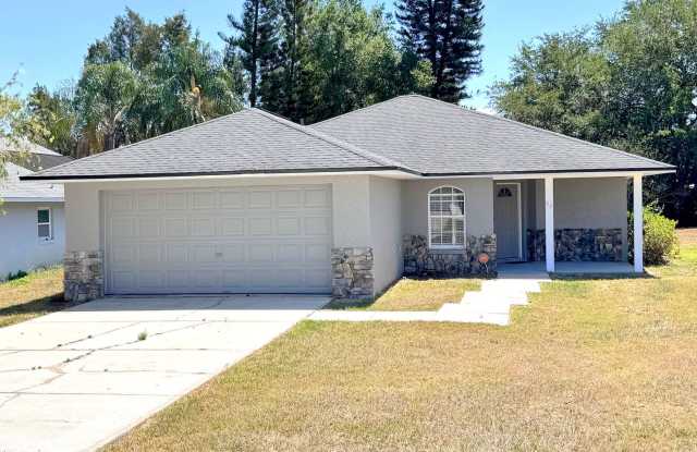 Freshly Renovated Three Bedroom Home Ready for You photos photos