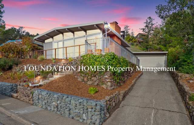 VIDEO - Sun Valley Mid-Century Stunner - A/C - 2 Car Garage- FOUNDATION photos photos