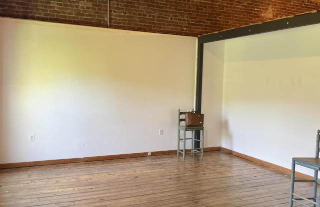 152 Main Street Gallery 3