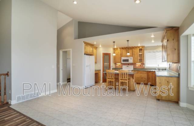 144 S Mountain Road Gallery 3