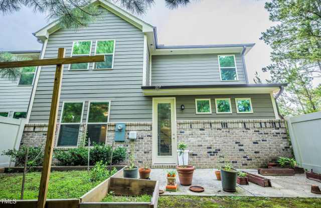 411 Alamosa Place Gallery 4