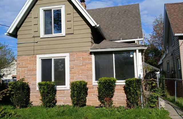 Newly Renovated 4BR/1BA Single-Family Home with Garage – Cleveland photos photos