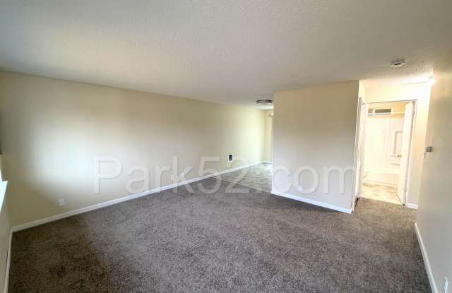 1/2 Off the 1st Full Month's Rent! Tacoma Area 2 Bedroom 1 Bathroom Duplex Gallery 2