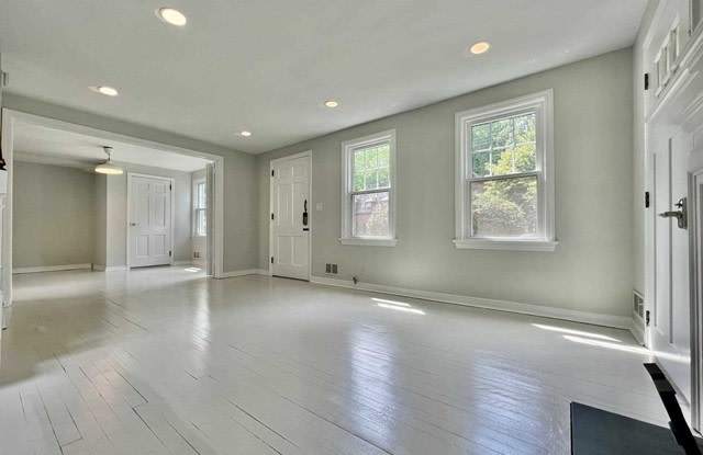 1187 Sussex Road Gallery 2