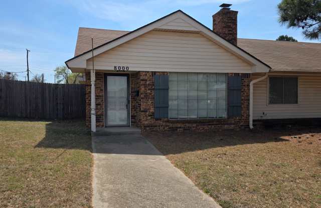 Wonderful 2 Bedroom Duplex In Bethany Ok.  $1250 Per Month! photos photos