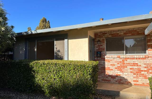 Pet Friendly Home Nestled in Quiet Neighborhood-First 2 Month's Rent free Gallery 4