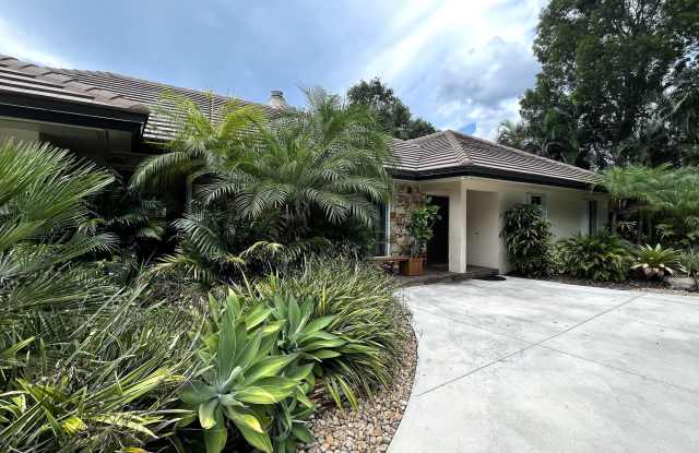 5125 WOODLAND LAKES Drive Gallery 3