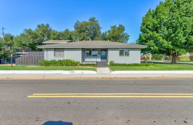 Charming Home with Natural Light Near Penn Square Mall and Downtown OKC! Pre-Leasing!! photos photos
