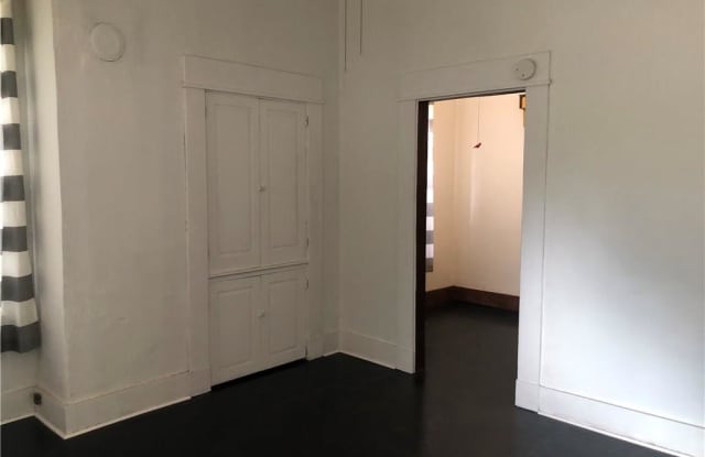 132 South East Street Gallery 2
