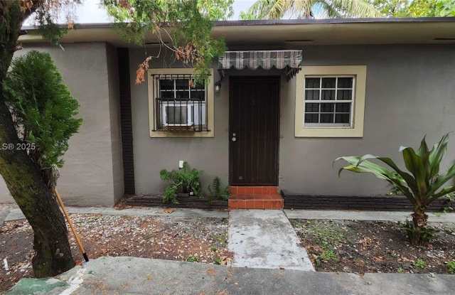 119 NE 56th photos photos