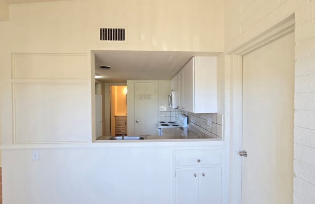 Great Location!  1 bed 1 bath Gallery 3