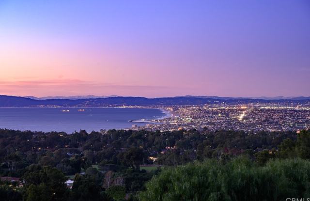5325 Bayridge Road Gallery 2