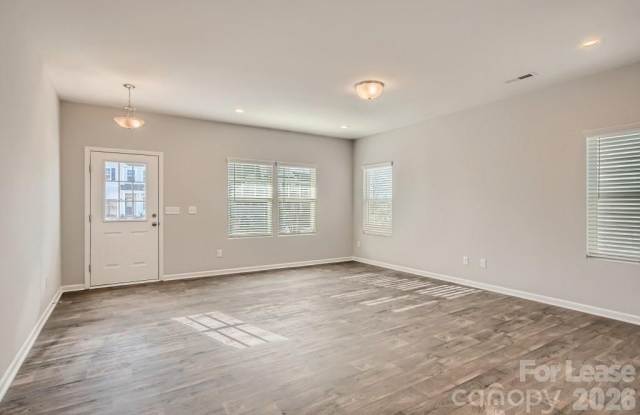 170 Fairfield Drive Gallery 4