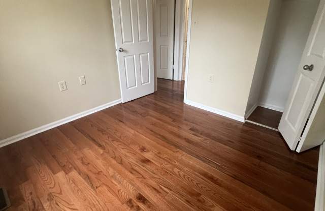 6122 Talavera Court - 6122 Talavera Court, Rose Hill, VA 22310
