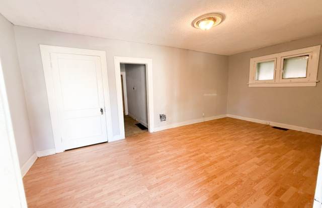 Cozy 2 bed 1 bath! photos photos