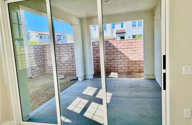 639 McFadden Street photos photos