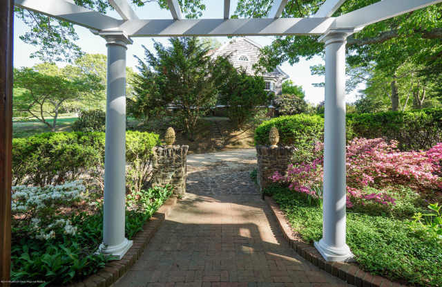 44 W Twin Road Gallery 3