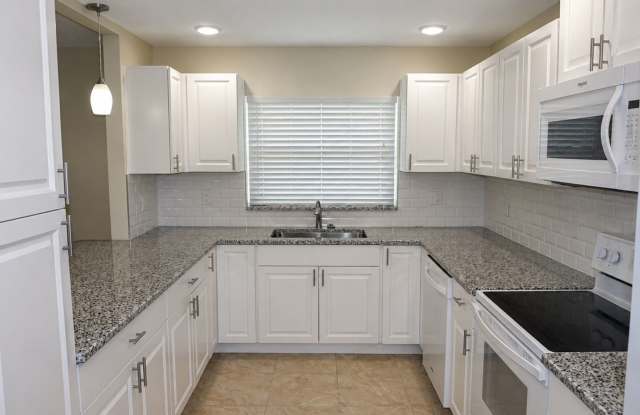 3 Bedrooms / 2 Bath Brandon Home Gallery 4