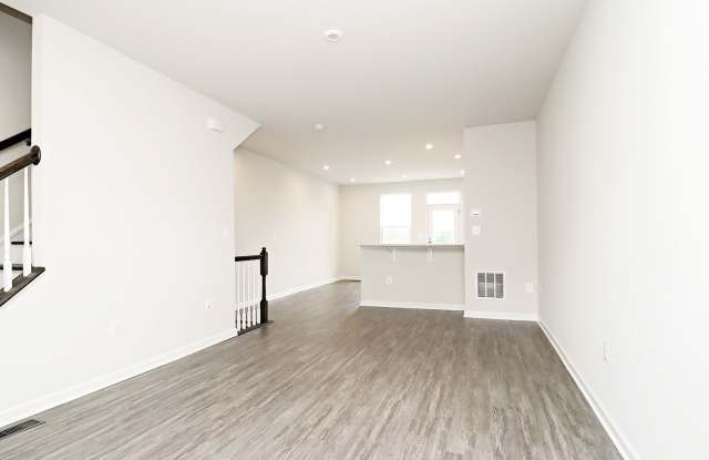 Dog-Friendly Townhome Near NGIC/DIA/NGA, CHO Airport, & Hollymead Town Center Gallery 4