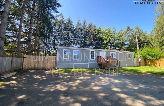 4 Bed 2.5 Bath Remodelled Manufactured Home in Kent! Available NOW! Easy self showings! photos photos