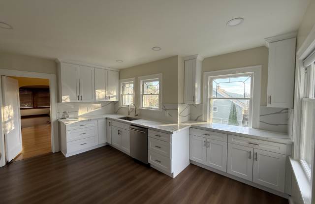 5701 30th Avenue Northeast Gallery 2