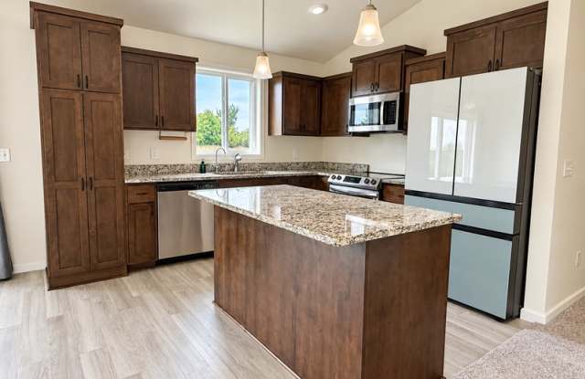 947 Breckenridge Lane Gallery 1