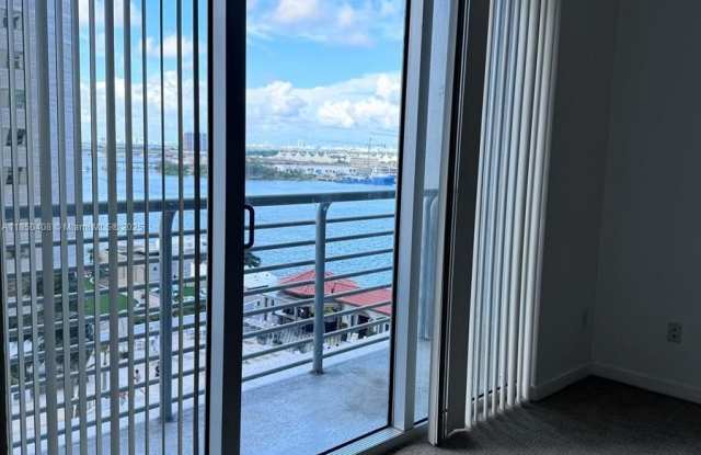 335 S Biscayne Blvd photos photos