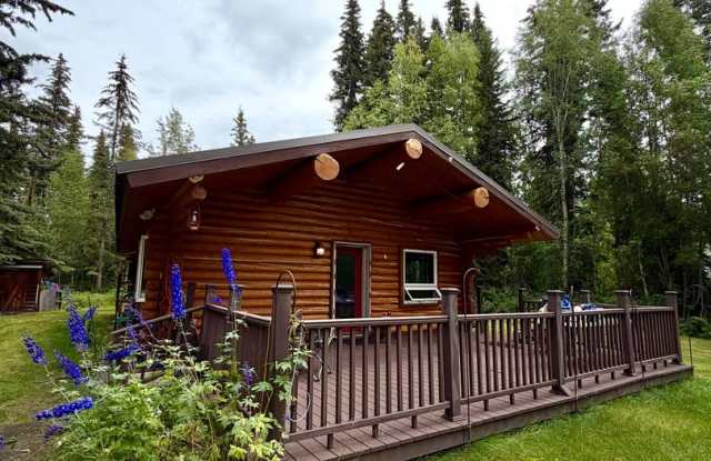 Cozy Cabin-Style Home in North Pole | Heat Included | Dog Friendly! photos photos