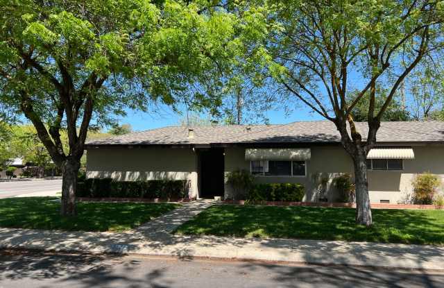 Single story one bedroom unit with covered carport! photos photos