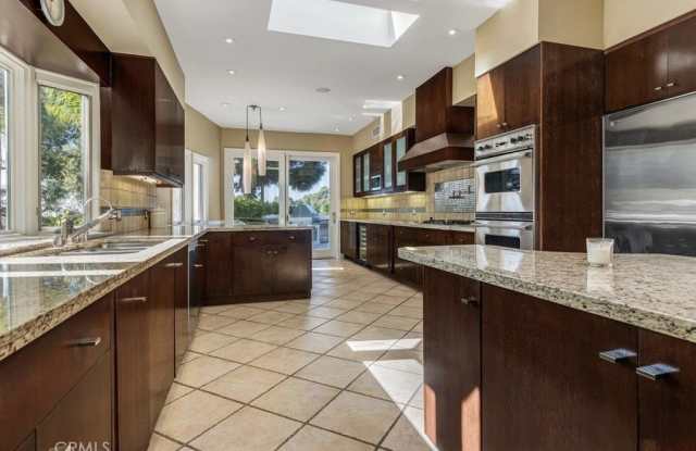 1625 Loma Vista Drive Gallery 4