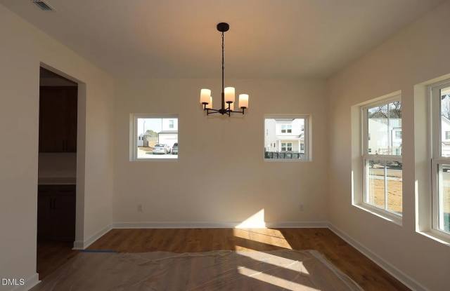 Room in 5 Bedroom Home at Dimaggio Dr photos photos