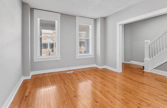 Leasing Consultant photos photos