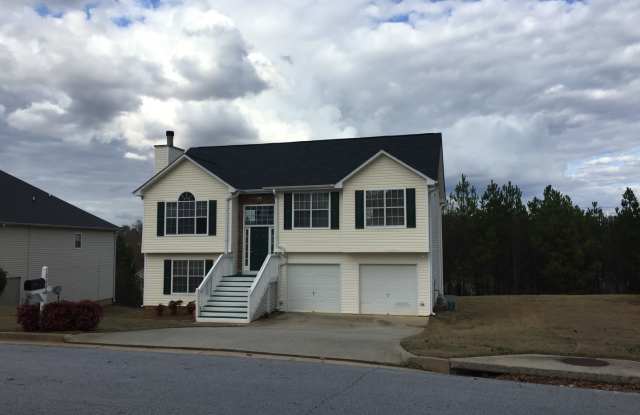 Open house This Wednesday @ 5:30 until 6PM This well maintained home is spacious enough to accommodate all your needs! Gallery 3