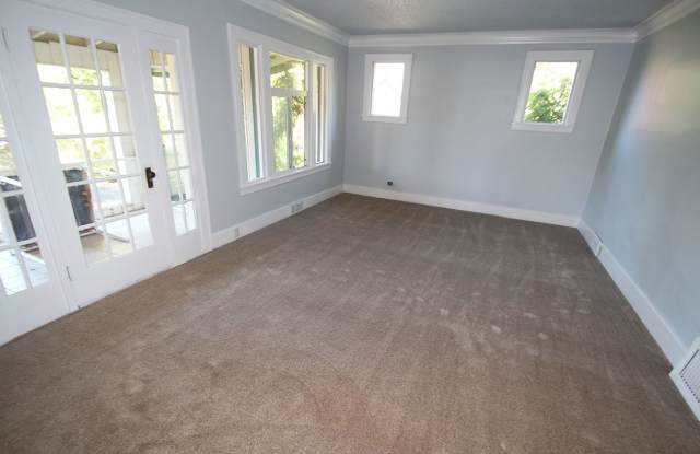 PRIVATE BOTHELL HOME FOR RENT W LARGE YARD & NEW PAINT & CARPET! Gallery 4