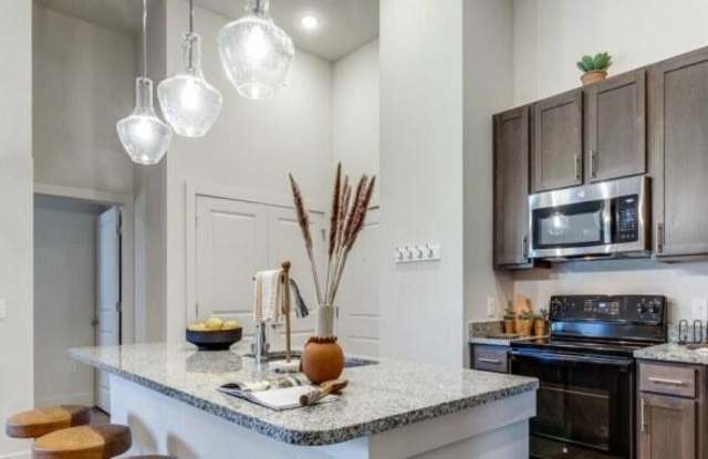 4782 Military Dr W Gallery 4