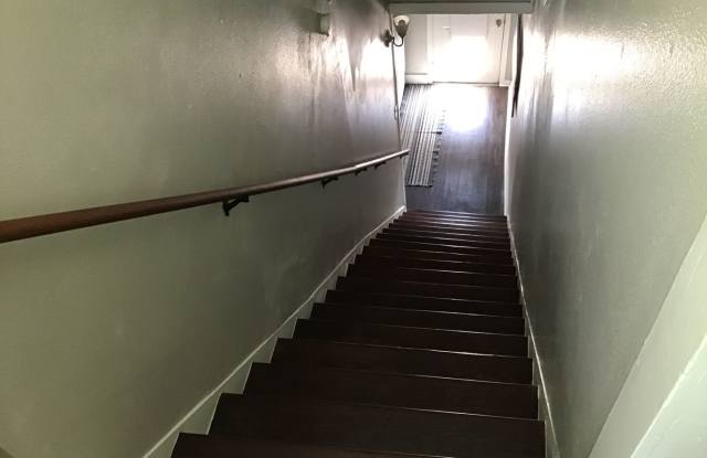 Desirable 3/1 2 story Denison home For Lease - 715 West Day Street, Denison, TX 75020