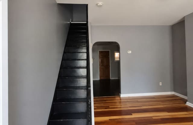 3438 Crystal St Gallery 2