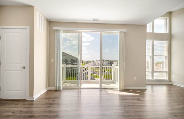 One Bedroom Luxury Apartment (Elevator Building) Gallery 1