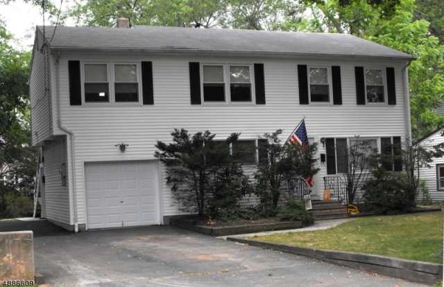 557 HUNTER AVE - 557 Hunter Avenue, Union County, NJ 07076