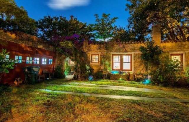 8238 NE 9th Ave photos photos