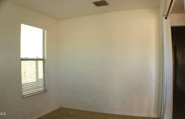 2421 S 103RD Drive S Gallery 4