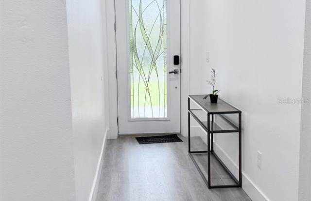 1409 W WOOD Street Gallery 4