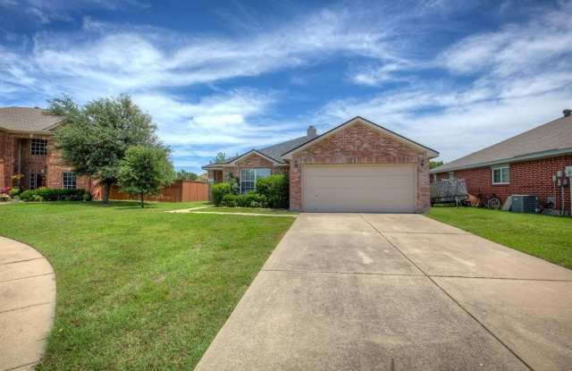 325 Oxford Court - 325 Oxford Court, Roanoke, TX 76262
