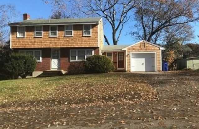 47 Bradford Road - 47 Bradford Road, Milton, MA 02186