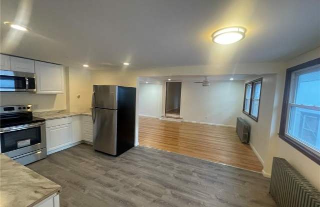 8 Schneider Avenue - 8 Schneider Avenue, Highland Falls, NY 10928