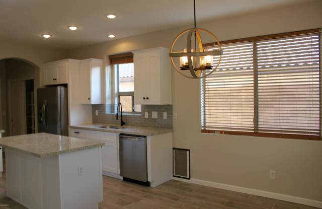 4435 E RUNAWAY BAY Drive Gallery 3
