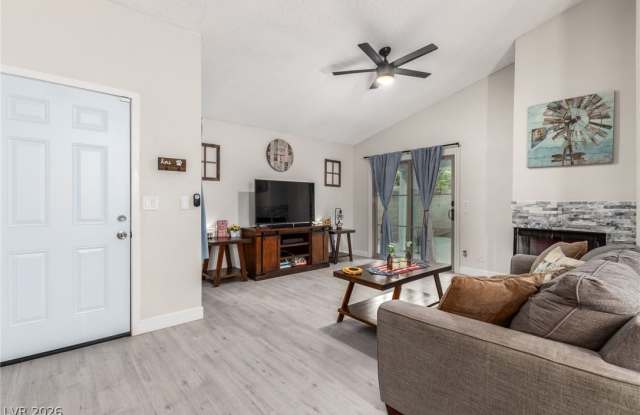 5776 Yerington Avenue Gallery 2