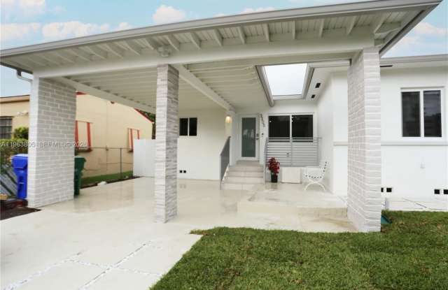 3305 SW 2nd St photos photos