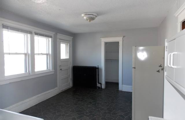 681 Lawson Ave E - #2 Gallery 2