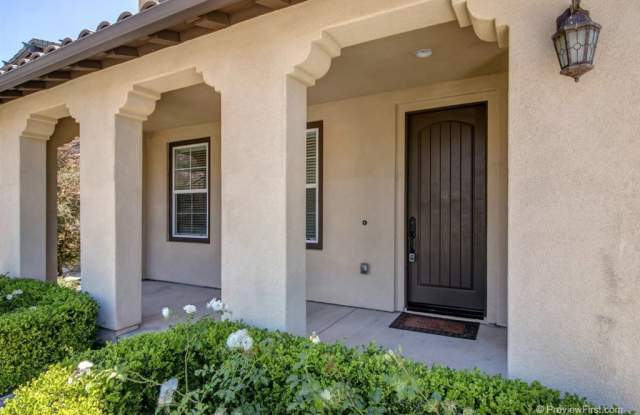 1289 Holmgrove Drive Gallery 3